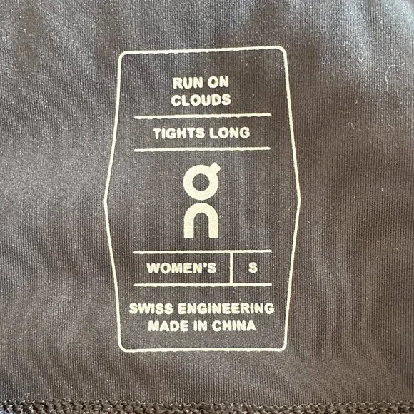 On Run on Clouds Black Leggings Tights Long - Picture 5 of 9